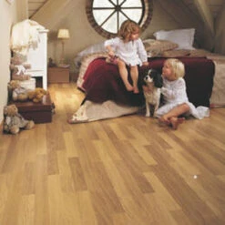 Quick Step Classic Enhanced Natural Varnished Oak 3 Strip Laminate Flooring (1.596m2) -House Flex Shop t.tlx OuOm2y9.dOmmPr8YoO.OuWwO .OWvhOTV1QLOm 38634.1665156879