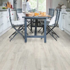 Quick Step Classic Reclaimed White Patina Oak Laminate Flooring (1.596m2) -House Flex Shop t.tlx wyw2muS.Iw22p tjdw.w1WOwr. 76904.1687591704